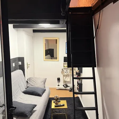 Mini Morderne 1e Capsule hotel *